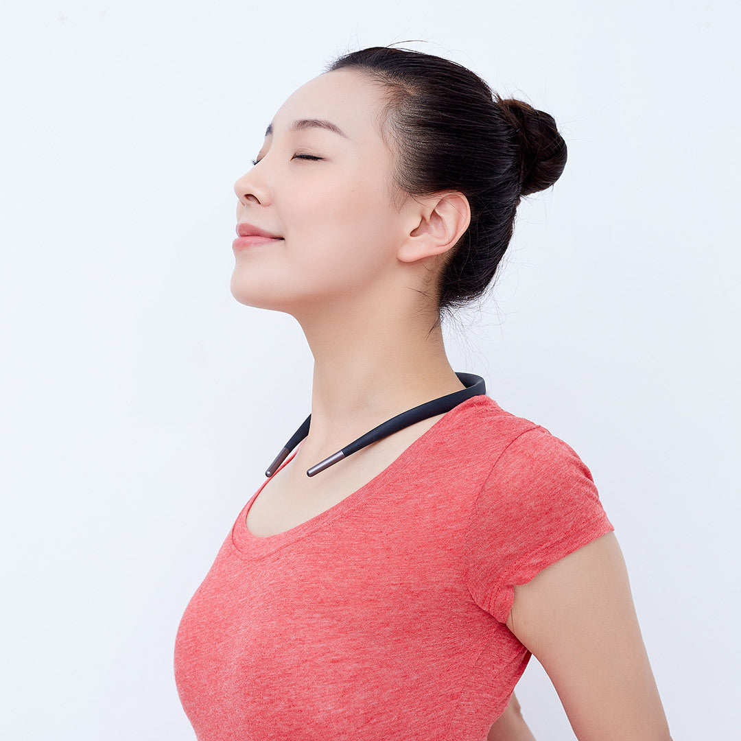 Hipee Smart Posture Correction Wizard™- help to actively build muscle memory and maintain a straight spine